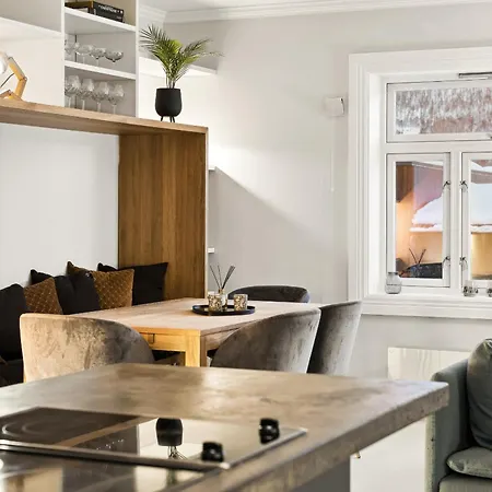 Stylish And Spacious Apartment In City Center Tromso Exterior photo