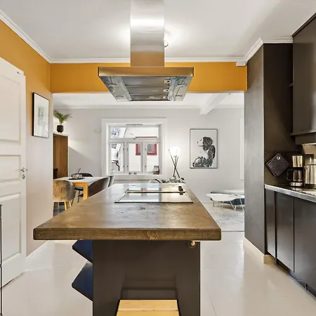 Stylish And Spacious Apartment In City Center Tromso Exterior photo