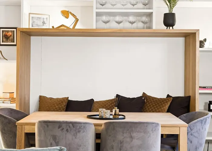 Stylish And Spacious Apartment In City Center